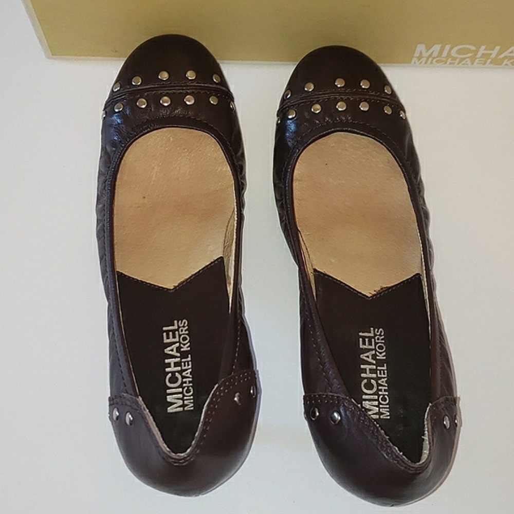 Michael Kors Vintage Astor Leather Studs Kitten Pumps Chocolate Brown 6 With Box - Picture 8 of 17